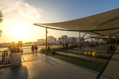 Bangkok, Tayland - 8 Nisan: Tha maharaj topluluk Alışveriş Merkezi, yeni