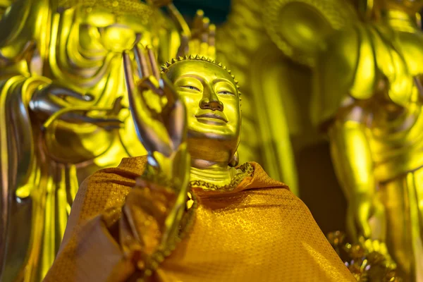 Statua buddha d'oro nel tempio cinese Thailandia. (Wat Leng Noei — Foto Stock