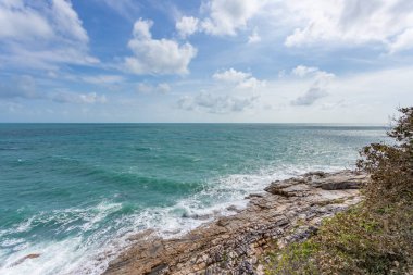 Koh Samui adasında deniz manzarası ve kaya taşı, görünmeyen ve şaşırtıcı Tayland.