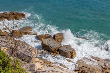 Koh Samui adasında deniz manzarası ve kaya taşı, görünmeyen ve şaşırtıcı Tayland.