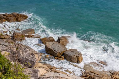 Koh Samui adasında deniz manzarası ve kaya taşı, görünmeyen ve şaşırtıcı Tayland.