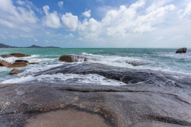 Koh Samui Adası 'ndaki Hin Ta Hin Yai Büyükbabası ve Büyükanne Kayası' nın deniz manzarası. Görünmez ve şaşırtıcı Tayland..