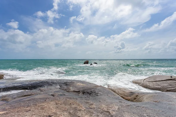 Havsutsikt Hin Hin Yai Farfar Och Mormor Rock Koh Samui — Stockfoto