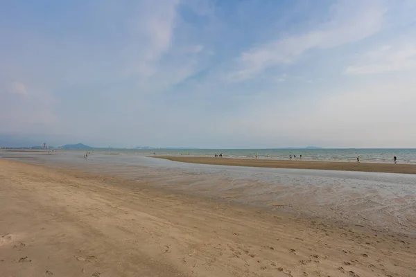 Bangsaen Plaży Godzinach Wieczornych Niewielu Ludzi Powodu Sytuacji Covid — Zdjęcie stockowe