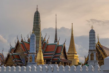 BANGKOK, THAILAND 19: 19: Wat pra kaew, Büyük Saray. 19 Haziran 2021 'de Bangkok, Tayland.