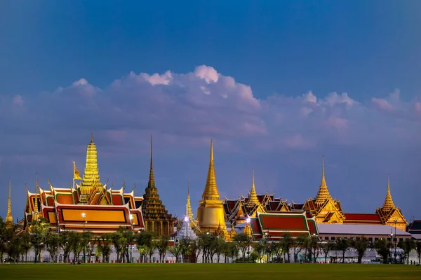 Bangkok Thailand Červen Wat Pra Kaew Grand Palace Večerních Hodinách — Stock fotografie