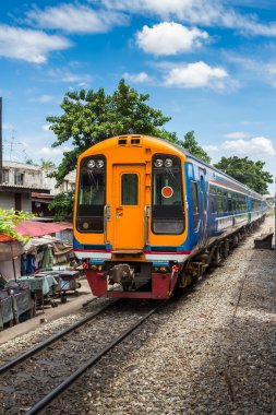 tren tren istasyonu tarafından