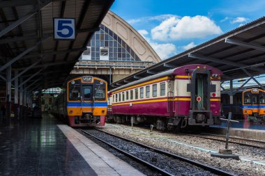 tren tren istasyonu tarafından