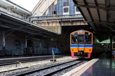 tren tren istasyonu tarafından