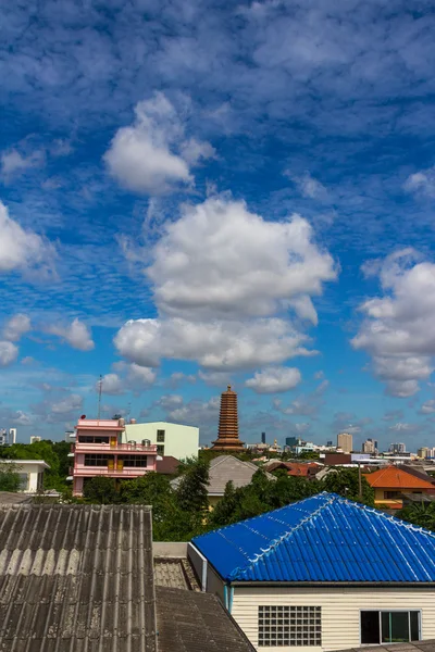 Cielo azul fondo con nubes —  Fotos de Stock