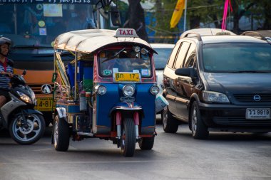 Bangkok, Tayland Aralık 12: Turist tuk-tuk kolaylık s için al.