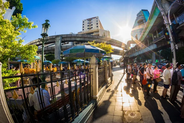 BANGKOK, THAÏLANDE - 9 JUILLET : Vue Fisheye avec fusée éclairante, Allées latérales — Photo