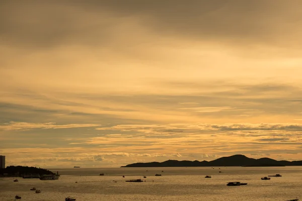 Vista al mar de Pattaya Tailandia al atardecer — Foto de Stock