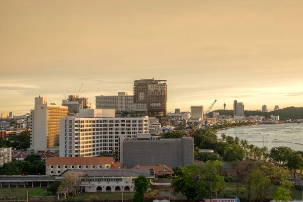 PATTAYA, THAILAND - September 11, 2015: Set fra toppen af Pattaya bugten - Stock-foto