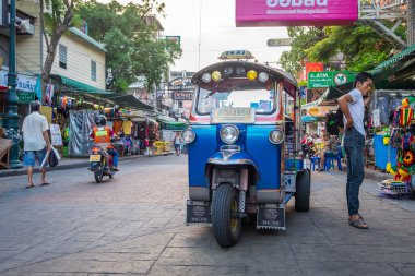 BANGKOK - OCTOBER 17: Tuk-tuks waiting passengers on Khao San Ro