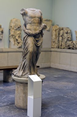 Tarihi anıtlar - mimari ve tarihi değerli nesneleri.