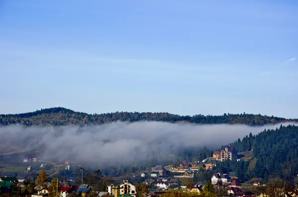 Karpatlar sisli sabah — Stok fotoğraf