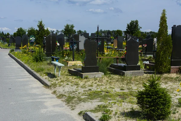 Miejski cmentarz Korbutovskom, o nazwie "przyjaźń" — Zdjęcie stockowe