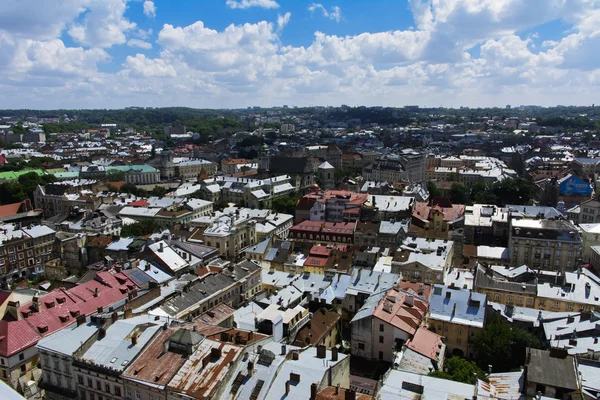 Blick auf die Stadt aus der Vogelperspektive. Stadt Lwiw — Stockfoto