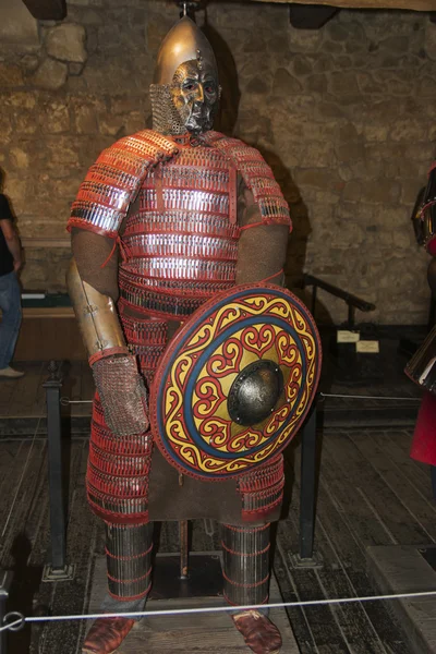 Layout knight in medieval armor. Weapons museum. — Stock Photo, Image