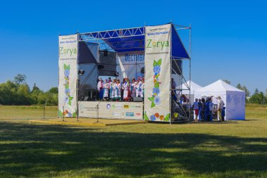 Köyde Fuarı'nda sanatçıların konuşma