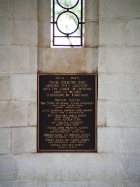 2. Dünya Savaşı 'nda Japon esirleri için yapılan 2. Dünya Savaşı mezarlığı. Tayland 'da çekilmiş. Kanchanaburi Bölgesi. 26 Şubat 2021.