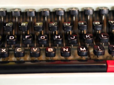 Eski Tarz Daktilocu Beyaz ve Siyah Anahtar. 24 Ekim 2017 'de Pekin' den alındı.