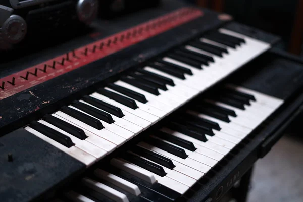 Teclado Piano Grande Vintage Muitas Chaves Botões Grande Velho Órgão — Fotografia de Stock