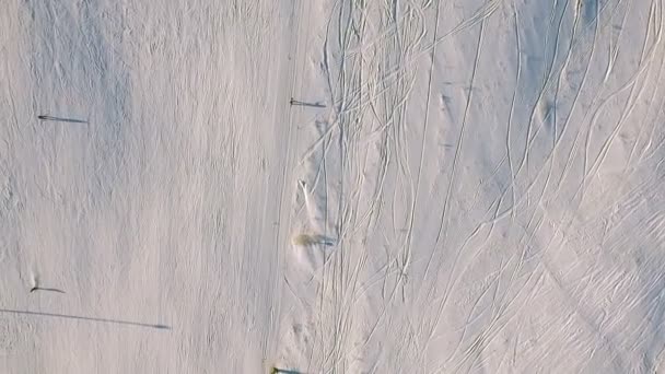 Ski resort ve çalışan teleferik. — Stok video