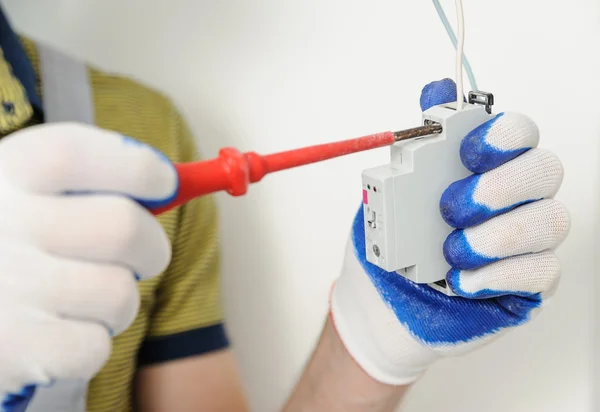 Zaman geçiş merdiven ışık elektrik bağlanır — Stok fotoğraf