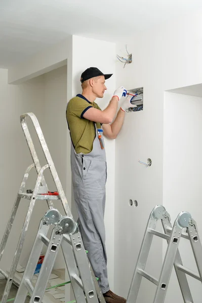 Electrician Installing Electrical Fuse Box House — Stock Photo, Image