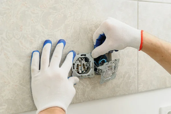 Electrician Installs Electrical Outlet Wall — Stock Photo, Image