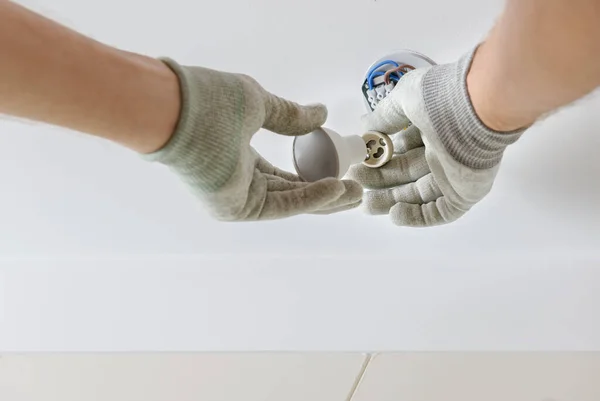 Worker Installing Led Spotlight Suspended Ceiling — Stock Photo, Image