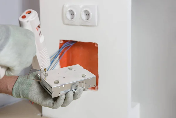 Worker Installs Connects Power Supply Led Backlight — Stock Photo, Image