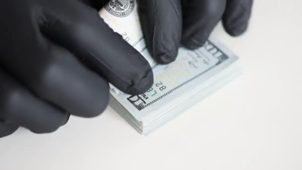 Las Manos Guantes Negros Están Contando Dinero Cien Billetes Dólar — Vídeos de Stock