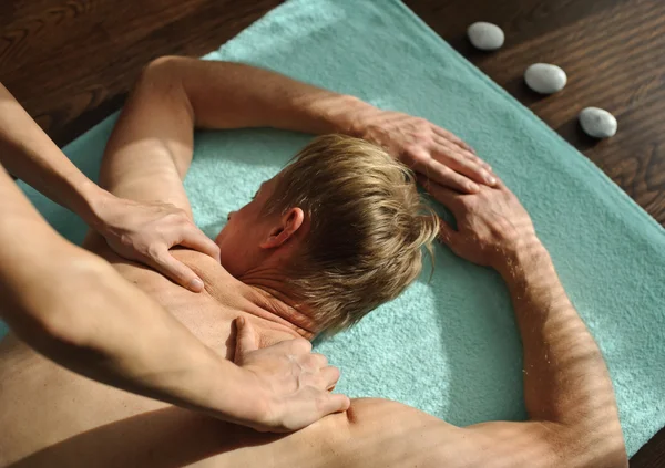 Back massage — Stock Photo, Image