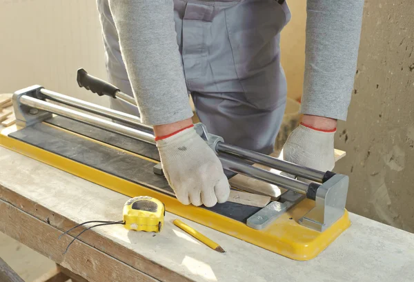 Seramik Fayans kesme.