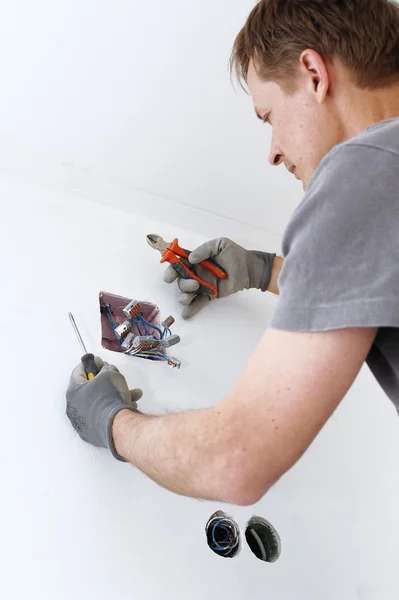 Instalación eléctrica en la caja — Foto de Stock