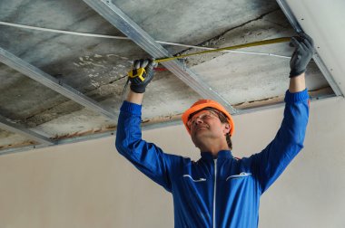 Alçıpan tavanlar için çalışan ölçü metal çerçeve