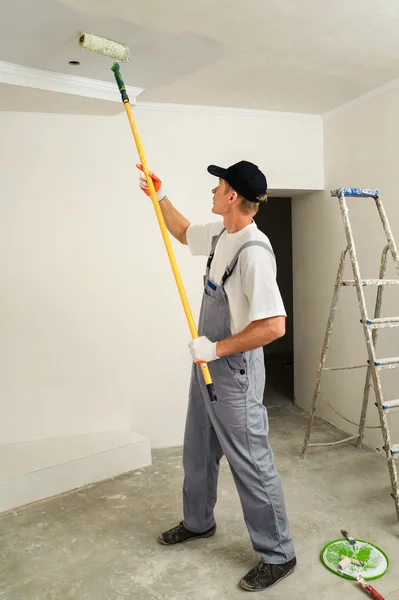 Malování stěn a stropů — Stock fotografie
