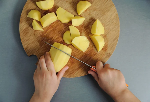 Matlagning i hemmet kök. — Stockfoto