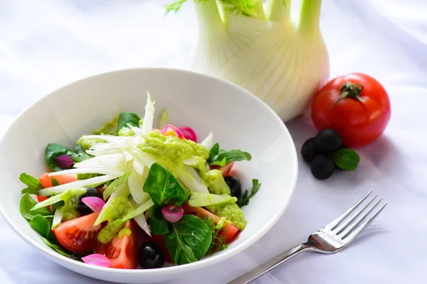 Salad of tomatoes and greens — Stock Photo, Image