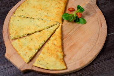 Ev yapımı Biftekli börek yemek hazır