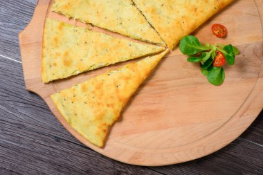 Ev yapımı Biftekli börek yemek hazır