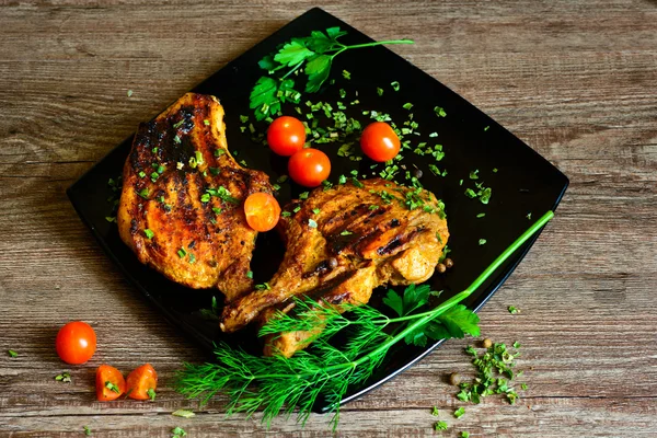 biftek ızgara domates ve yeşillik ile 