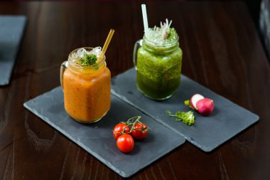 Havuç güler yüzlü kiraz domates ile servis