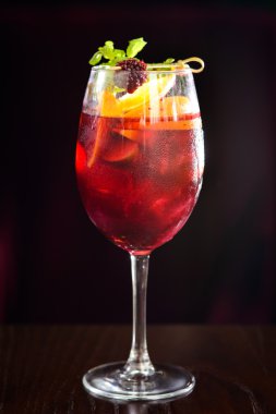 şarap ile garnitür nane kokteyli.