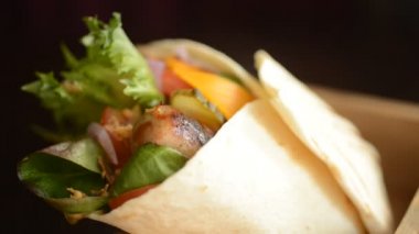 Pide ızgara sosis et
