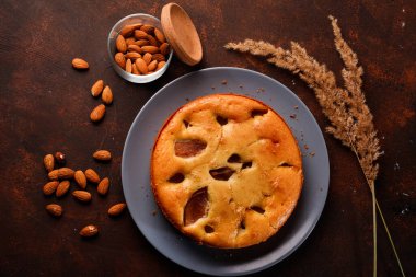 Koyu kahverengi armut manzaralı lezzetli armut turtası