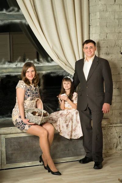 Retrato de uma família feliz — Fotografia de Stock